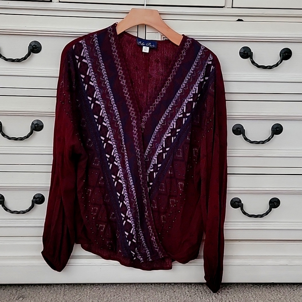 Abstract lightweight long sleeve top